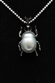 Vespera_Nocturnal Pearl Beetle Pendant