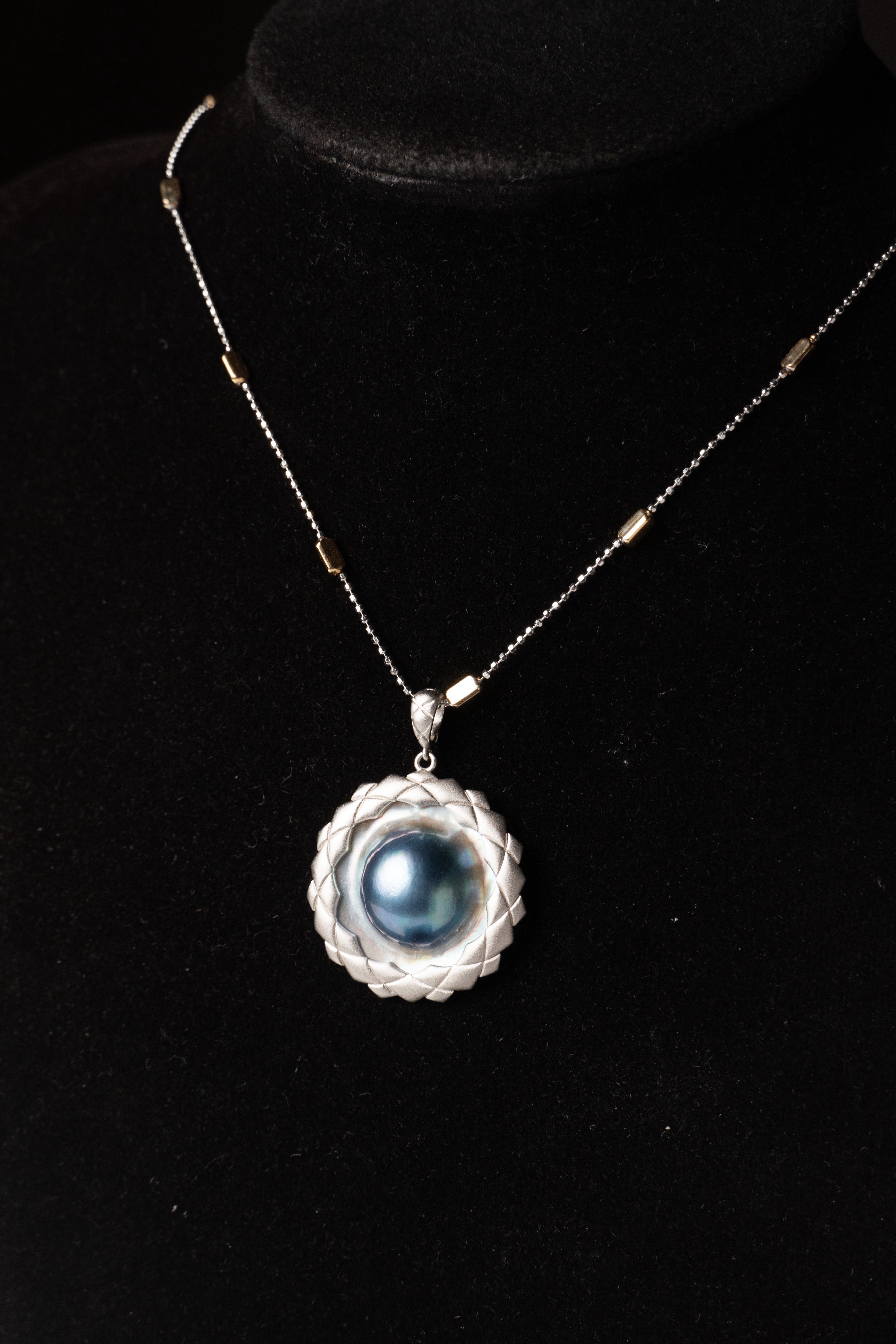 Vespera_Nocturne Aura Pearl Collection