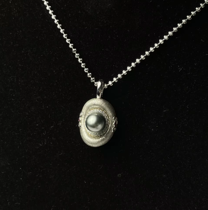 Vespera_Nocturne Pearl Pendant Necklace