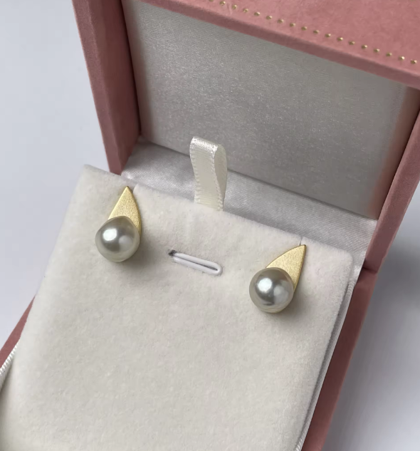 Vespera_Lucent Dewdrop Pearl Earrings