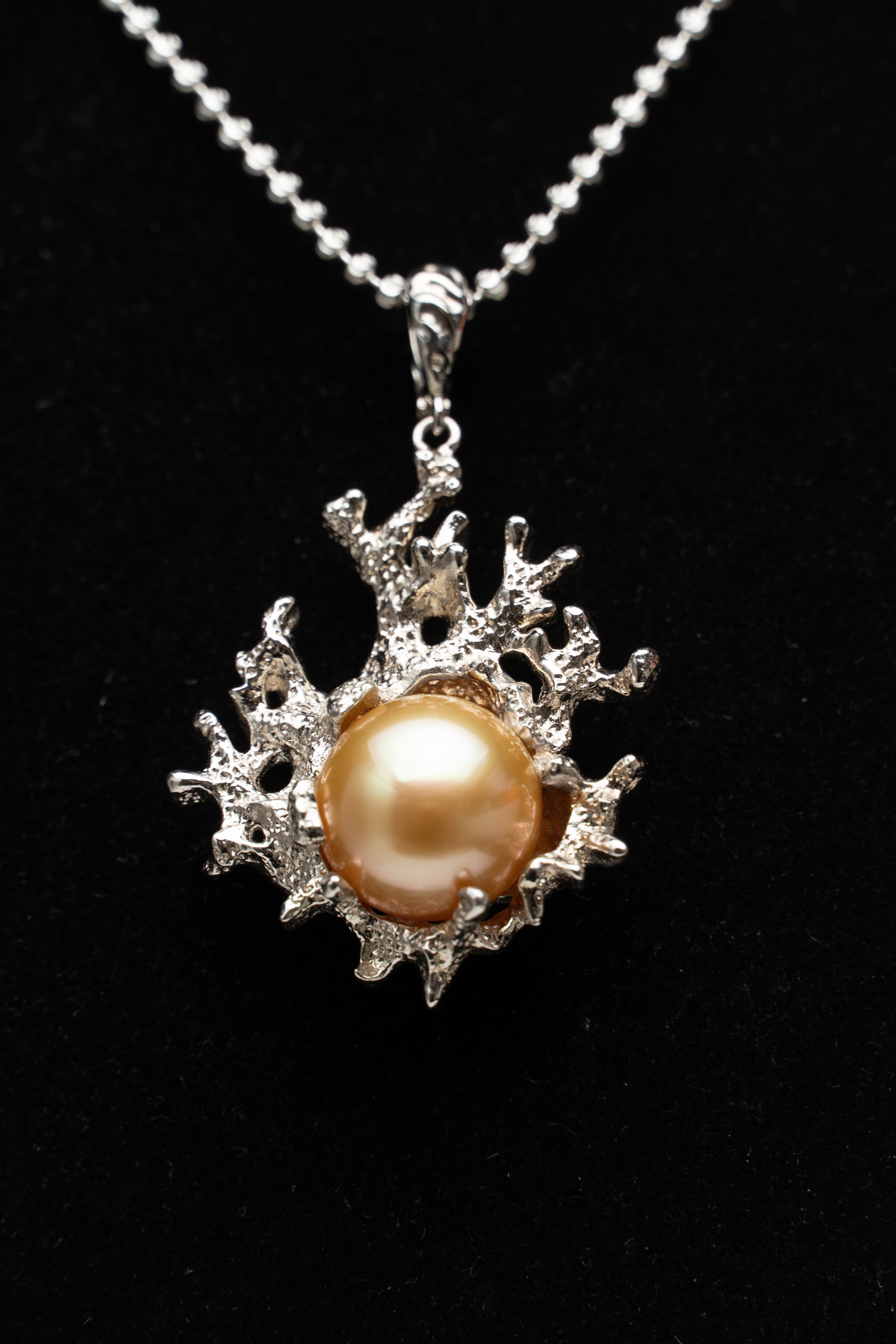 Vespera_Coral Pearl Pendant